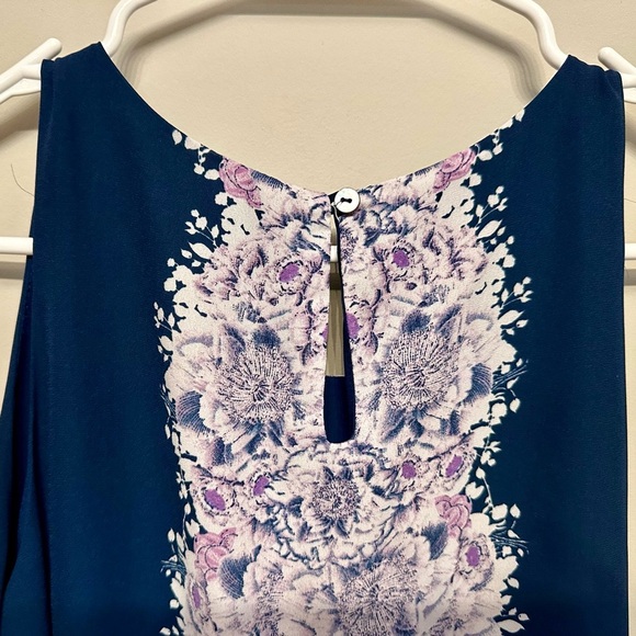 Max Studio Navy and Lavender Floral Tunic Top Medium - Picture 4 of 5